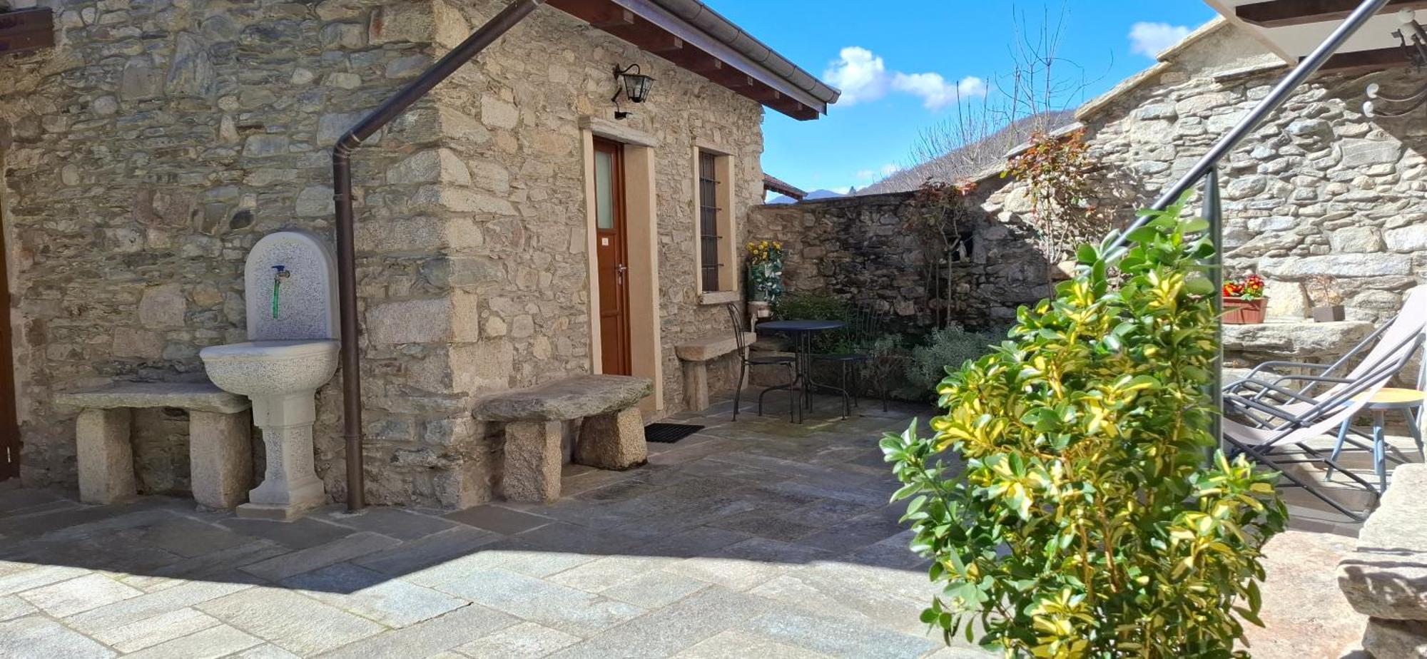 Casa Elisa Affittacamere Armeno ภายนอก รูปภาพ